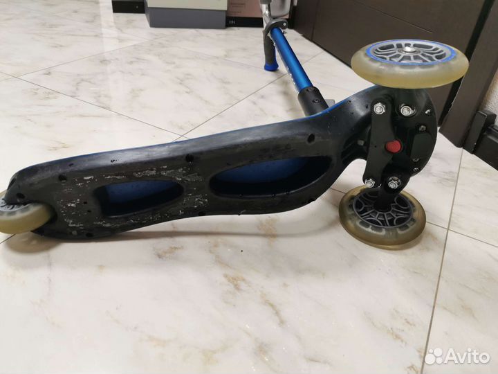 Трёхколёсный самокат globber elite deluxe lights