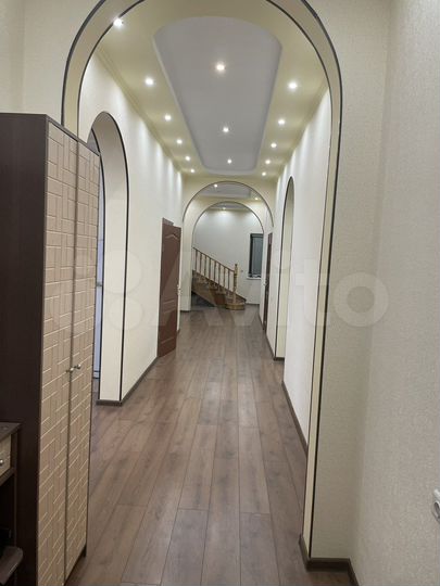 Дом 340 м² на участке 6 сот.