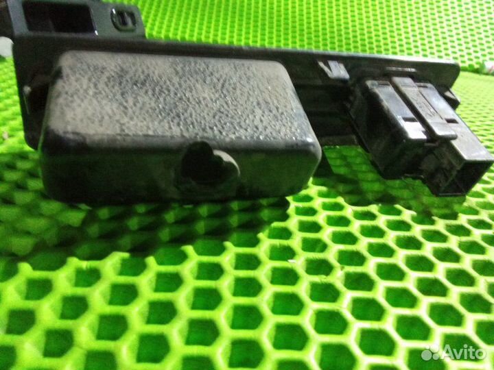 Кнопка стеклоподъемника задняя правая Daewoo Nexia