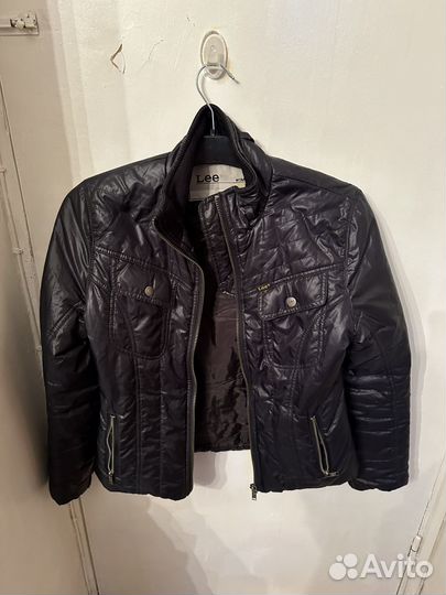 Куртка размер М весення Lee