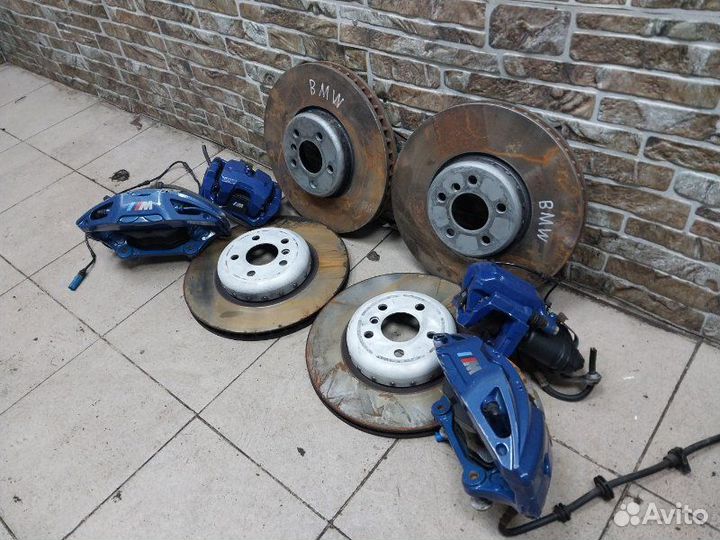 Суппорт тормозной BMW 5-Series/M5