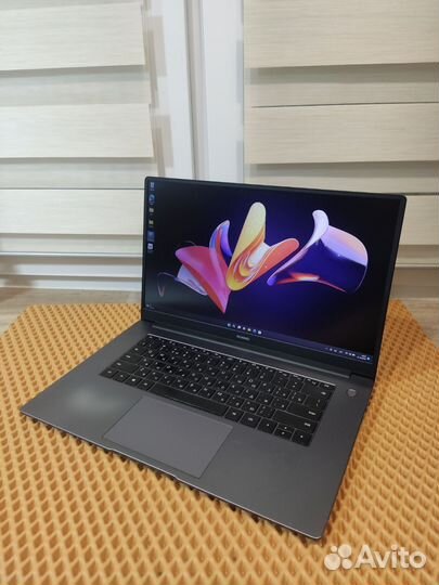 Ультрабук Huawei 15.6 IPS Ryzen5/8/256
