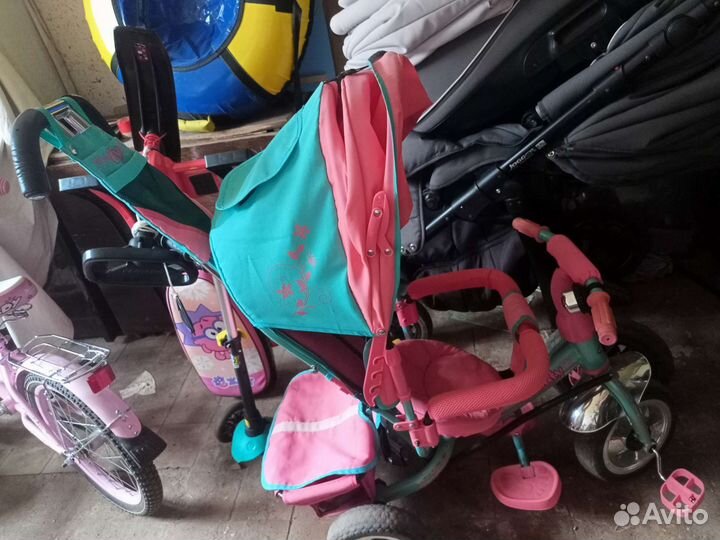 Трехколесный велосипед с ручкой