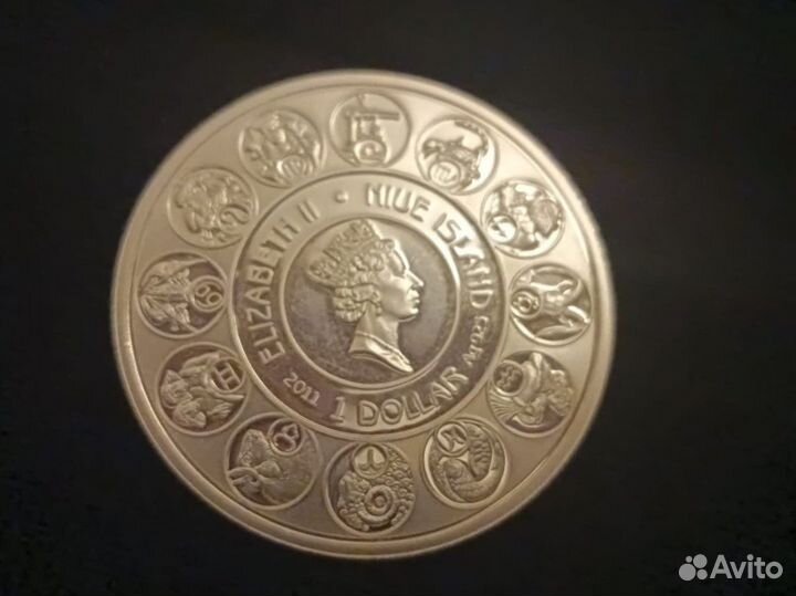 Монета elizabeth 2 1 dollar niue island 2011
