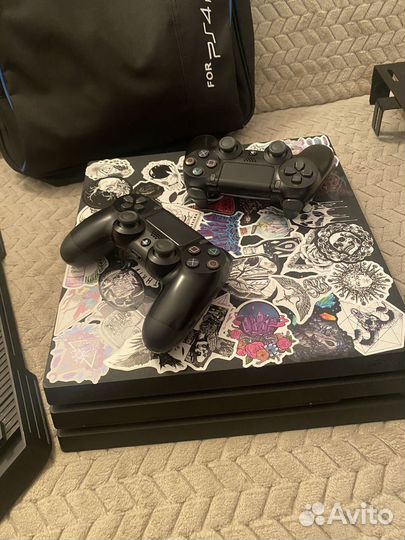 Игровая приставка ps4 pro