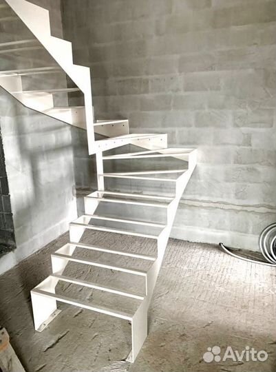 Лестницы на металлокаркасе