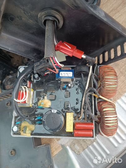 Инверторный генератор бу Хутер 1500