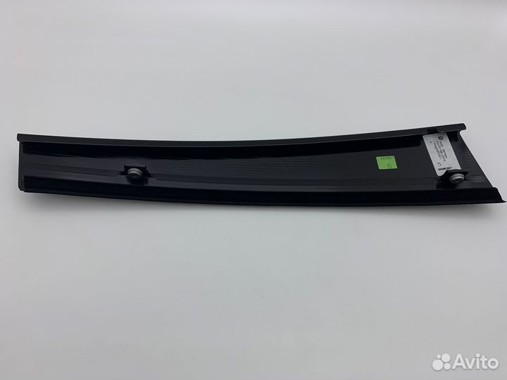 Молдинг правый на VW phaeton short 3D837890L041