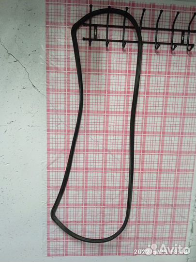 Уплотнитель на лобовое стекло классика