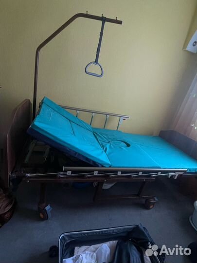 Кровать для лежачих больных с электроприводом б/у