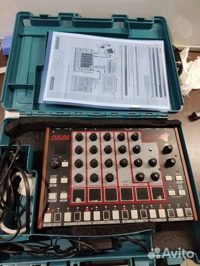 Грувбокс Akai Pro Rhythm Wolf