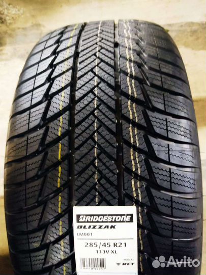 Bridgestone Blizzak LM-001 285/45 R21 113V