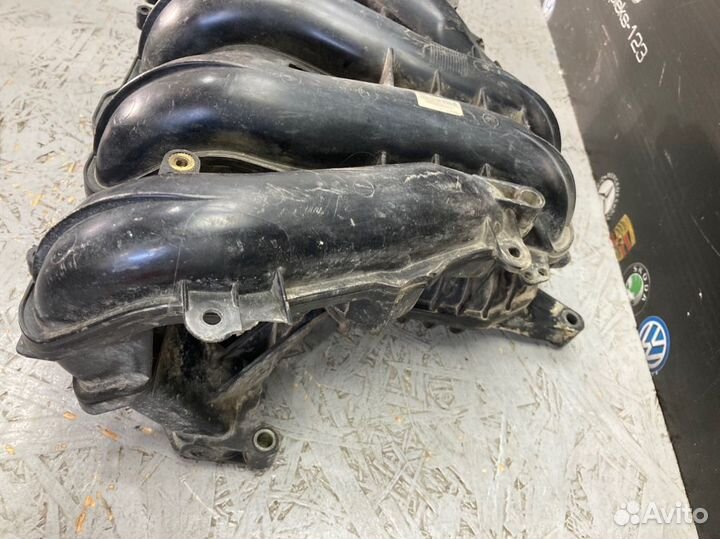 Впускной коллектор Mazda Axela BK LF 2006