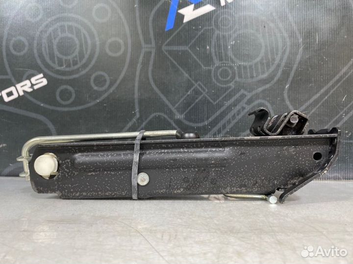 Домкрат Volkswagen Passat B6 BVY 2006