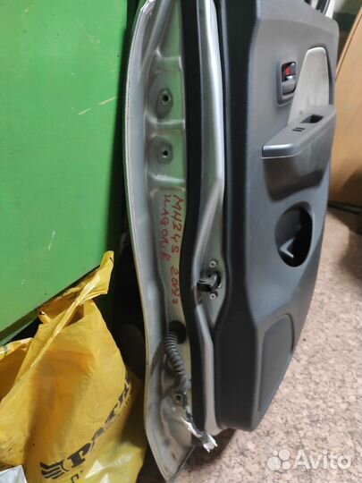 Дверь задняя правая