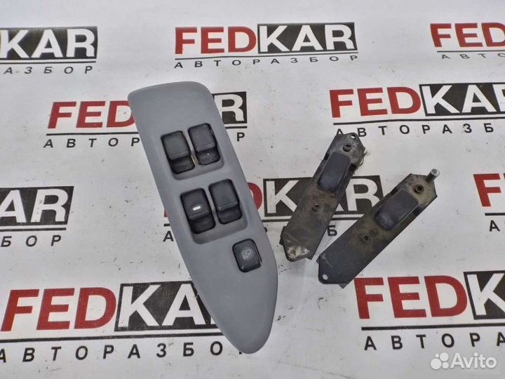 Кнопка стеклоподъемника Mitsubishi Lancer Cedia