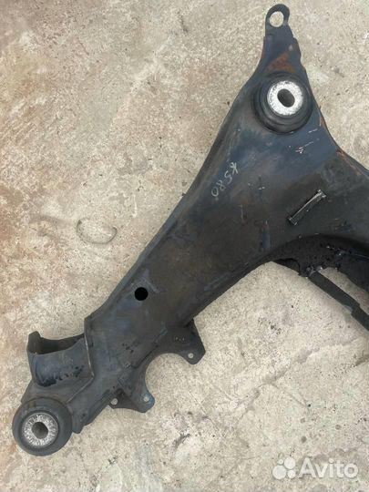 Подрамник передний 4B0399313CT