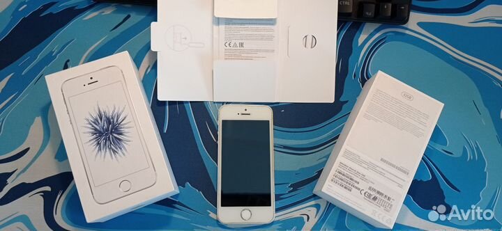 iPhone SE, 32 ГБ