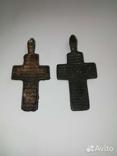 Старинные крестики медный