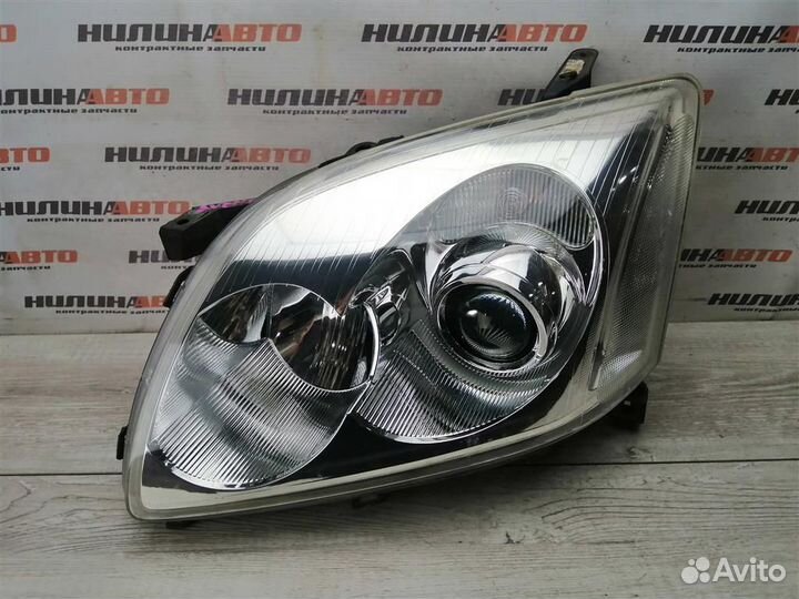 Фара левая Тойота Авенсис Т250 Галоген