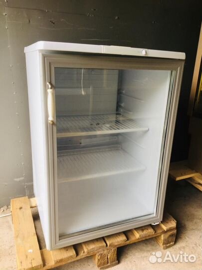 Холодильник барный Бирюса 152 ек