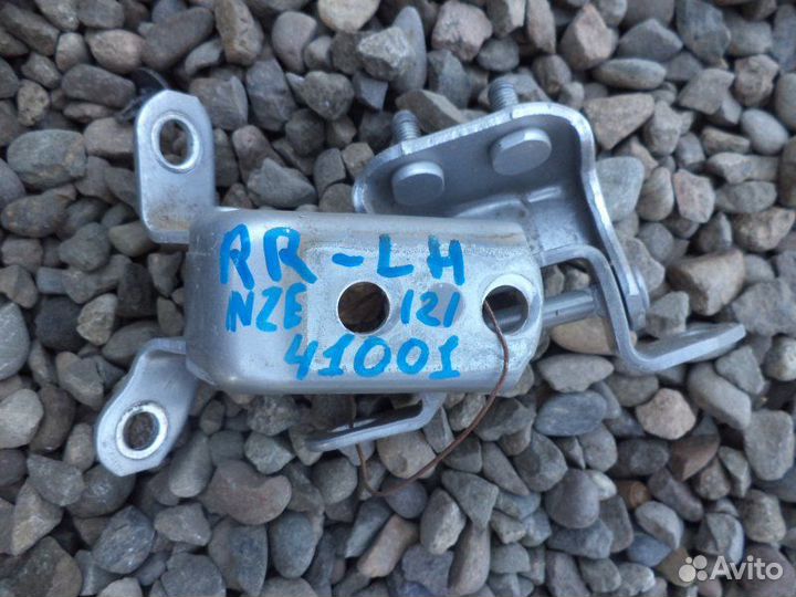 Петля двери задняя левая Toyota Corolla Fielder