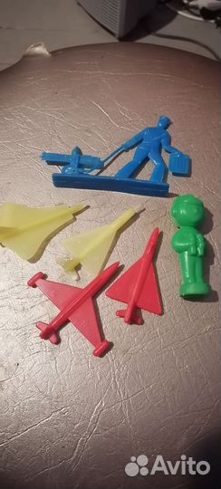 Солдатики киндер, ландрин,оловянные СССР