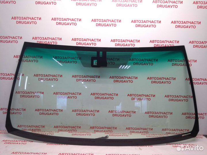 Стекло лобовое Toyota land Cruiser 200