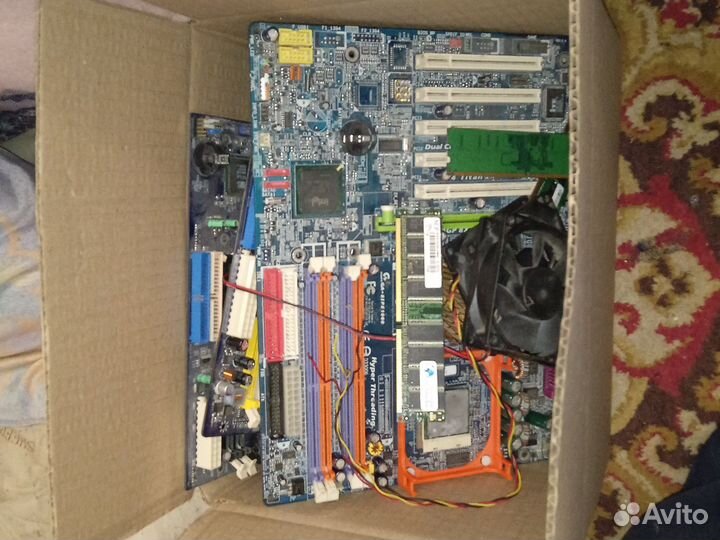 Коробка с комплектующими для старого пк
