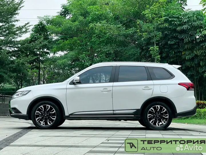 Mitsubishi Outlander 2.0 CVT, 2021, 24 000 км