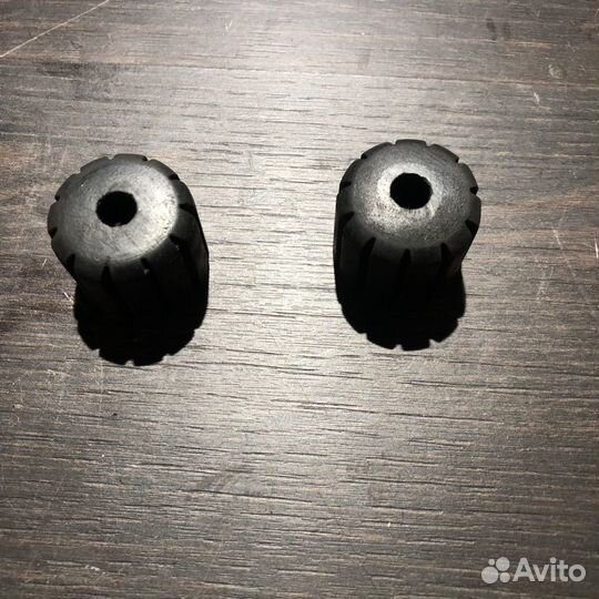 Резинки под бак для Honda VTX1800F 02-08