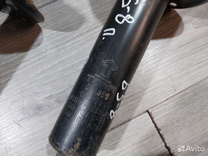 Амортизаторы передние Volkswagen Passat B5 Audi A4