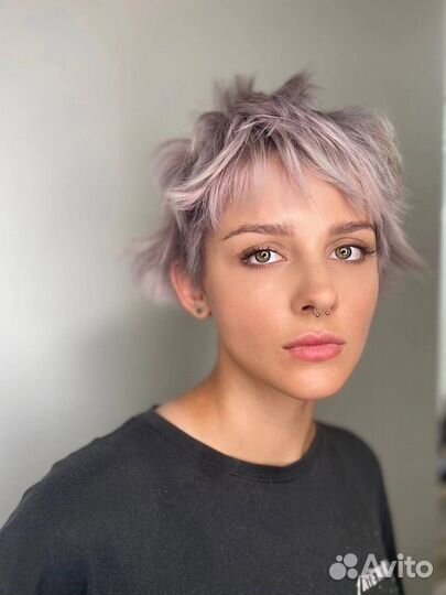 Модель на окрашивание и стрижку волос