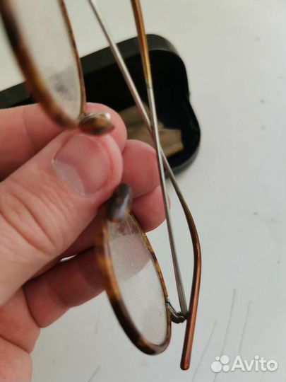 Старинные очки в футляре