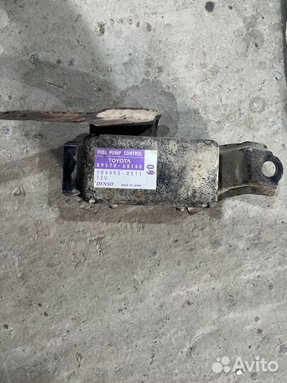 Блок управления топливным насосом Toyota lc200