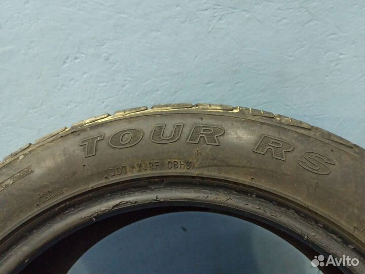 Cordovan Grand Prix Tour RS 215/50 R17 95V