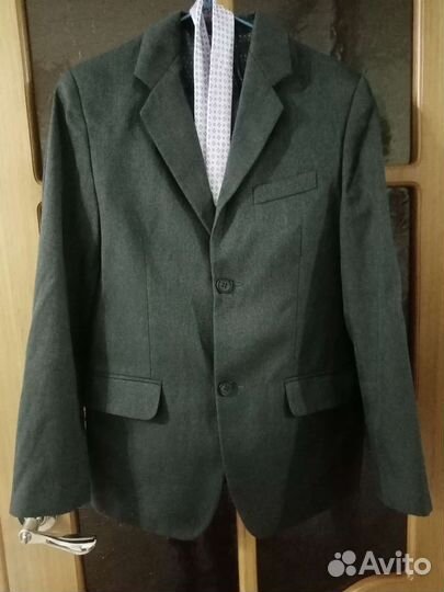 Школьный костюм для мальчика серый