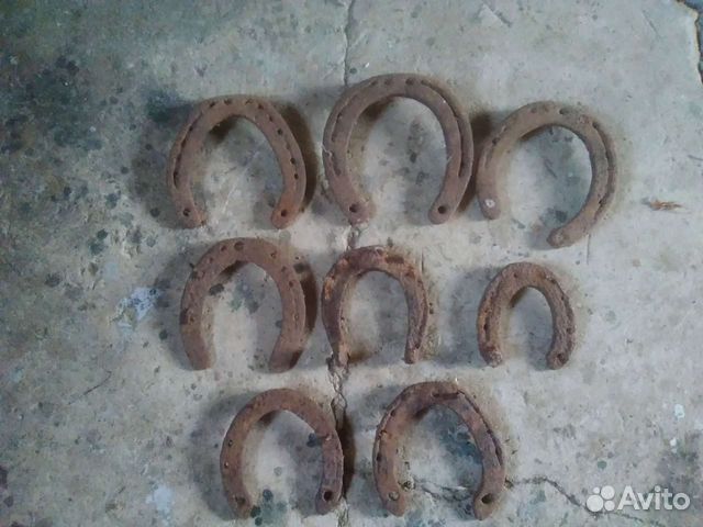 Подковы. Решётка 18 век. Ковшик. Зажигалка