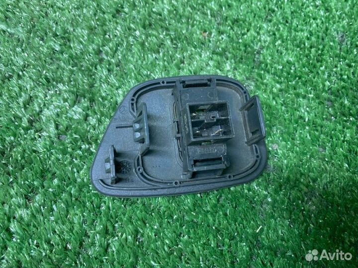 Кнопка стеклоподъемника задняя Mercedes-Benz E
