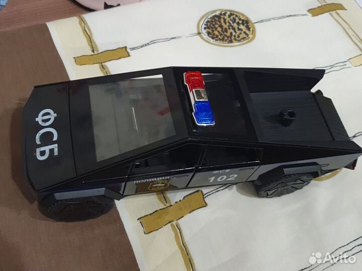 Машинка игрушка