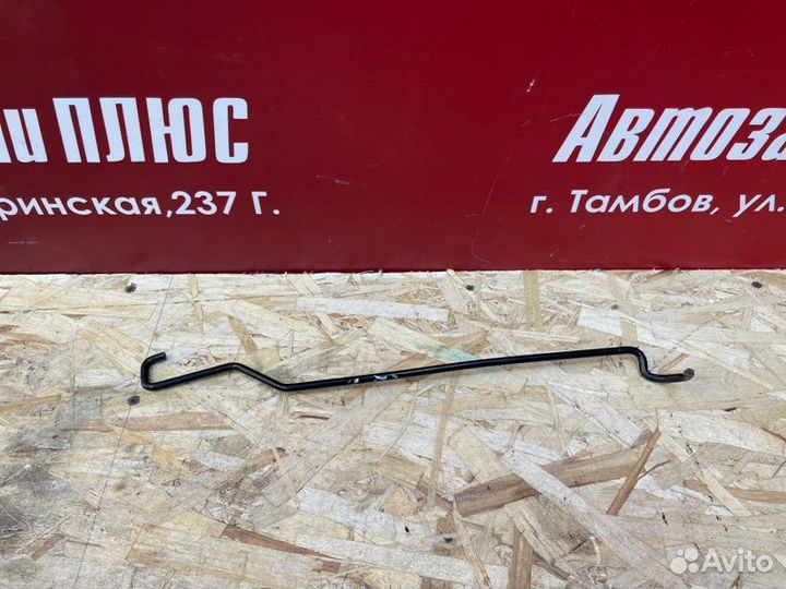 Упор капота LADA X-Ray