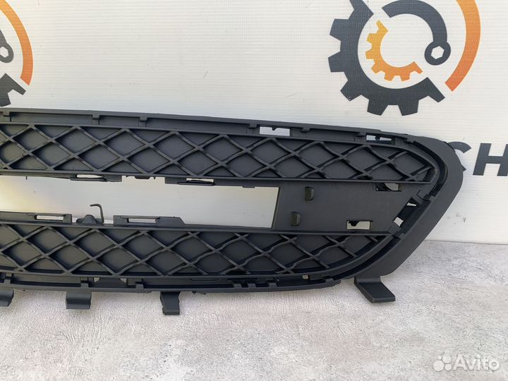 Решетка переднего бампера Mercedes W212 A212885172