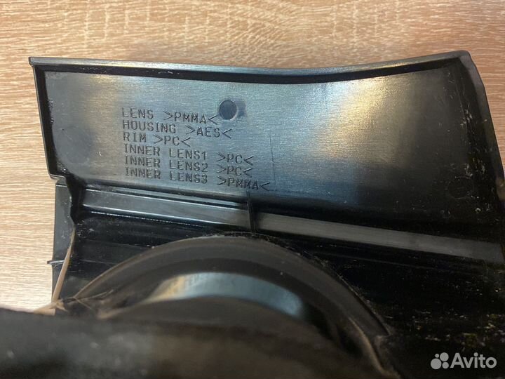 Фонарь задний mazda 3 bk седан