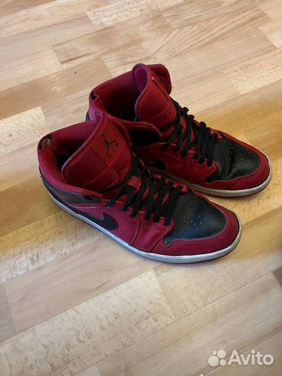 Nike air jordan 1 mid red/black