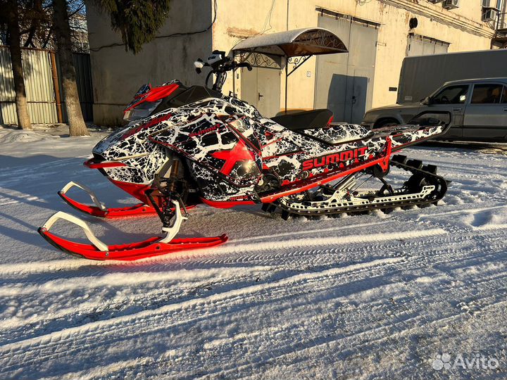 Снегоход BRP ski-doo summit expert 850 e-tec