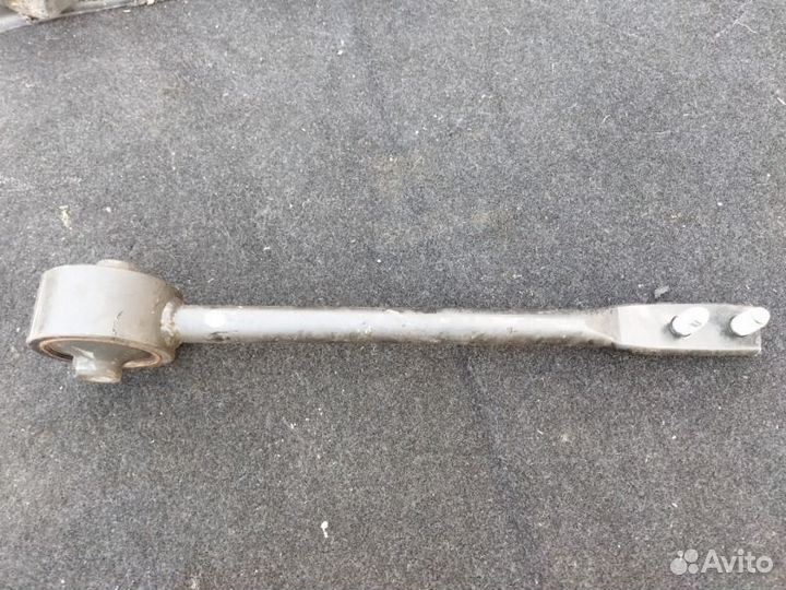 Рычаг передний Nissan Skyline HR34