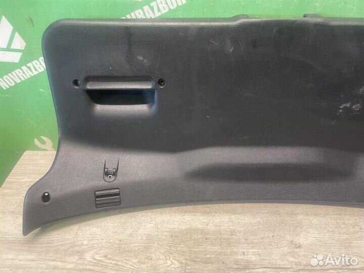 Обшивка двери багажника Опель Астра Джи 98-05