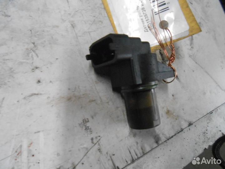 Датчик положения распредвала Mercedes-Benz C-Class