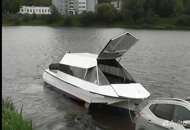 Катер Волга с каютой