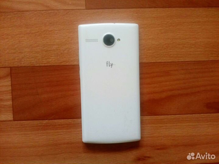 Смартфон Fly FS501